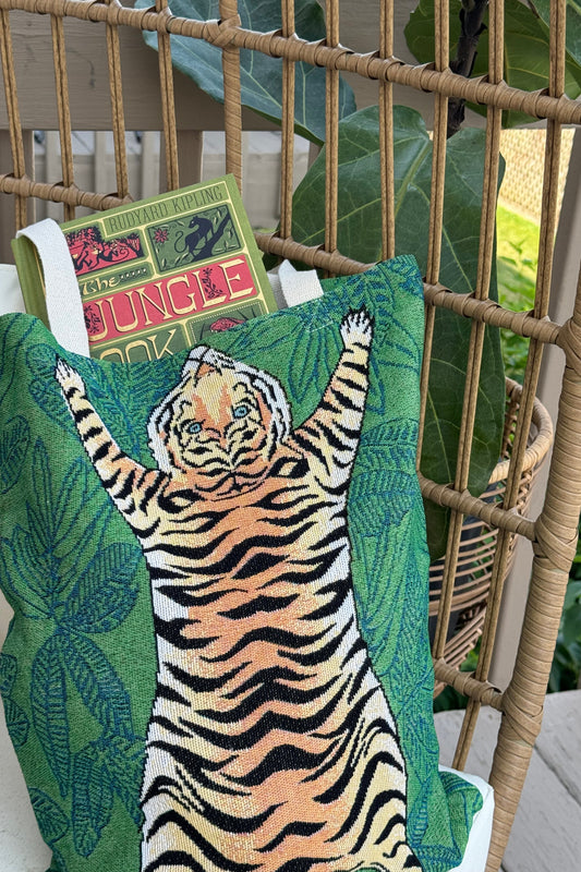 Tiger tote bag with book