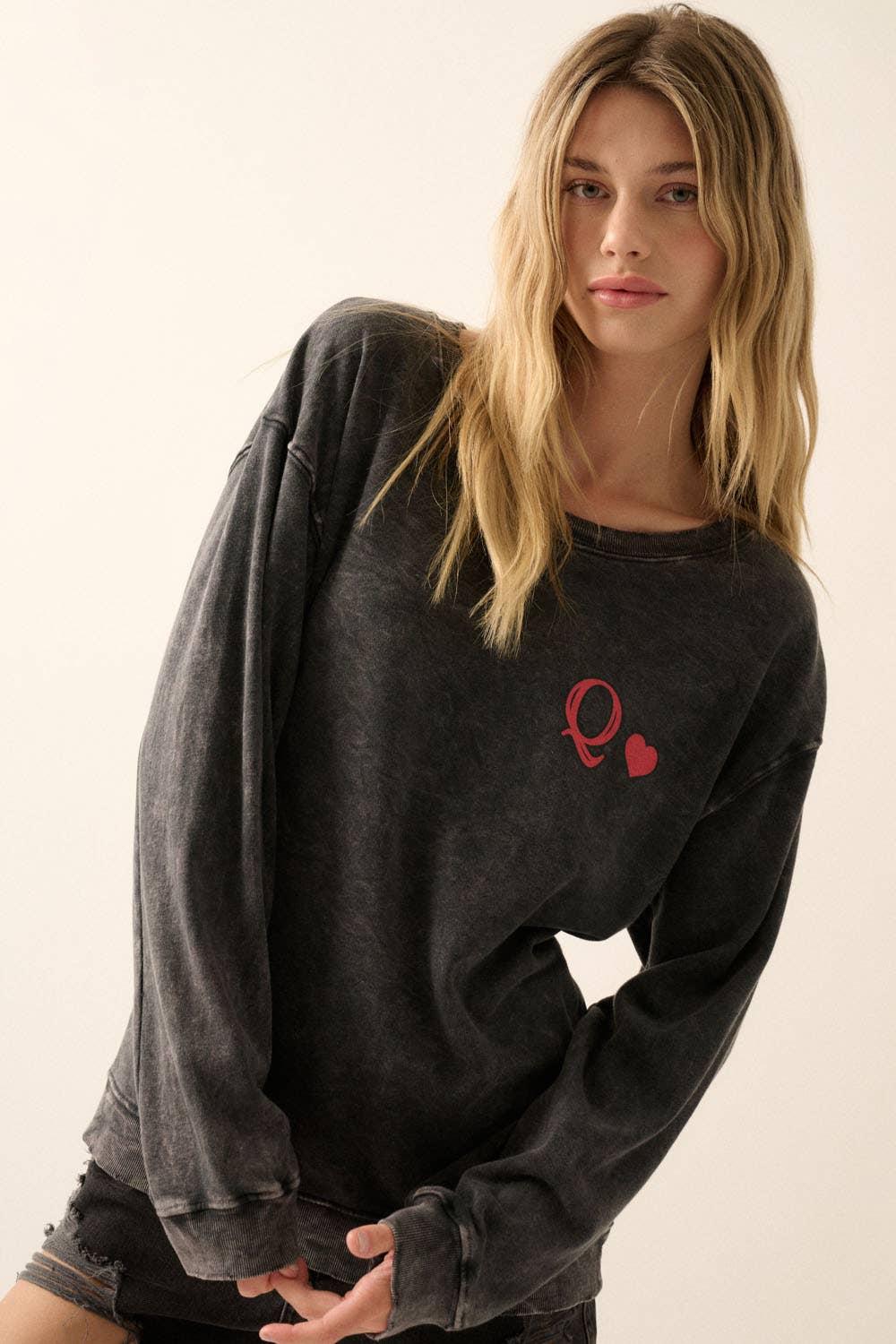 Queen of Hearts Vintage Wash Graphic Sweatshirt