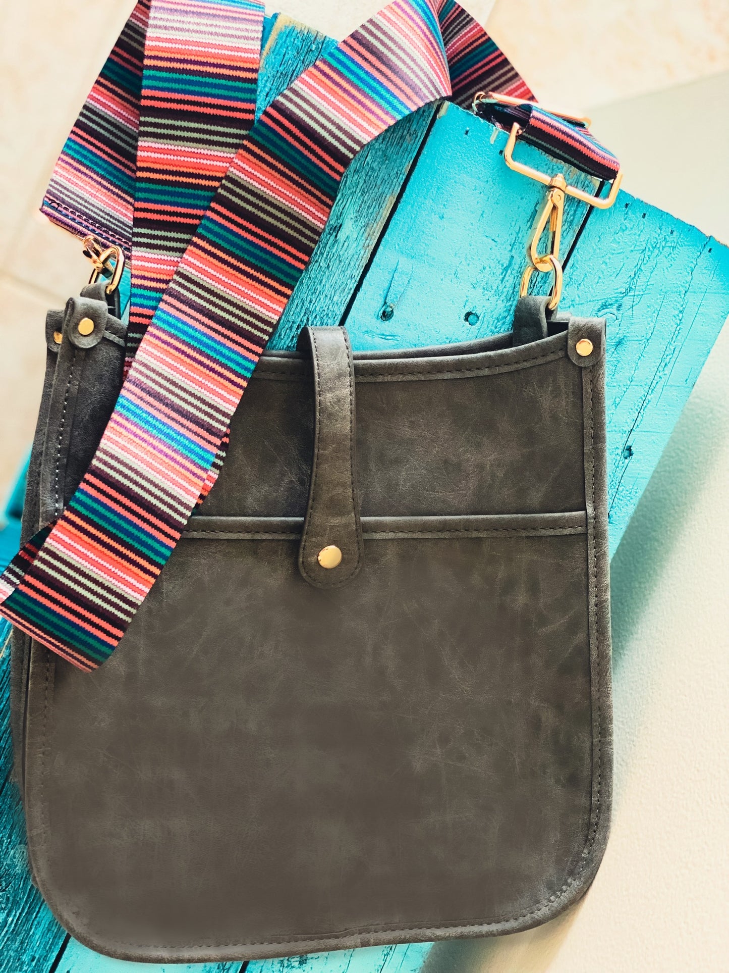 Pretty Nomad Stripe Messenger Bag in Cloudy Grey